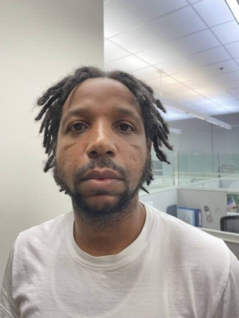 紐奧良監獄維修工人威廉斯因協助囚犯越獄而被逮捕，威廉斯供稱是被囚犯威脅。（美聯社）