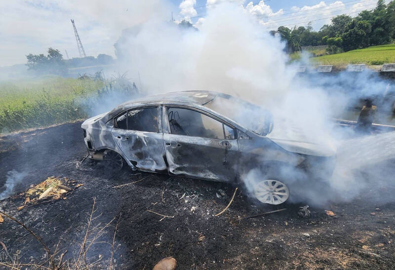 柳營火燒車1死。（民眾提供）