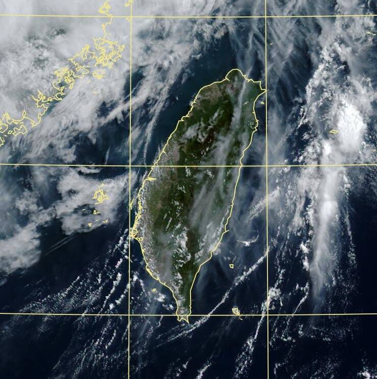 鄭明典在臉書PO出一張衛星影像圖，台灣東半部有卷雲經過。（圖擷取自臉書）