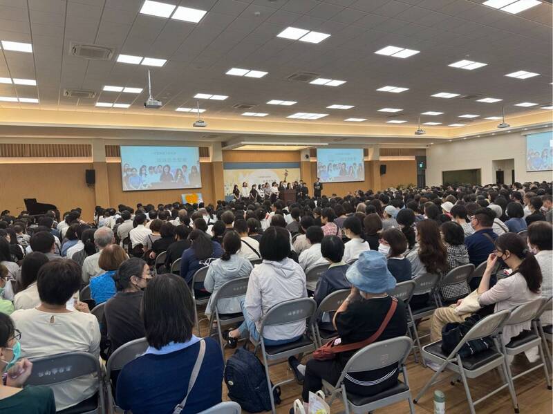 花蓮偏鄉女教師遇害  台南市召會追思800人參與