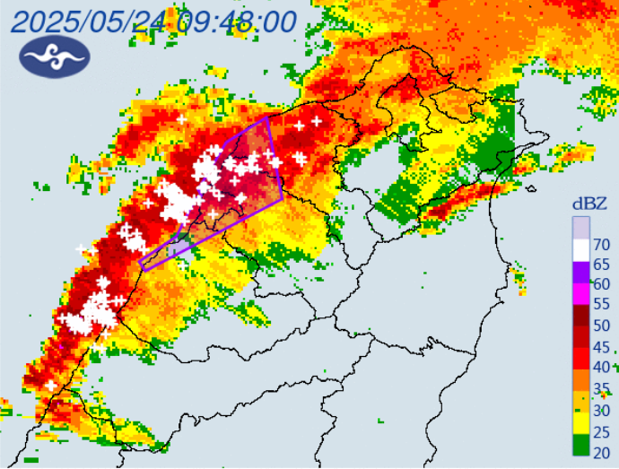 氣象署今上午10點針對彰化以北等9縣市發布大雨特報,其中桃園市、新竹市、新竹縣、苗栗縣、台中市等5縣市則是發布大雷雨即時訊息。(圖擷自氣象署) 氣象署今上午10點針對彰化以北等9縣市發布大雨特報,其中桃園市、新竹市、新竹縣、苗栗縣、台中市等5縣市則是發布大雷雨即時訊息。(圖擷自氣象署)