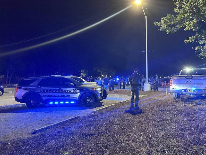 美南卡州小鎮驚傳槍擊 至少11人受傷送醫