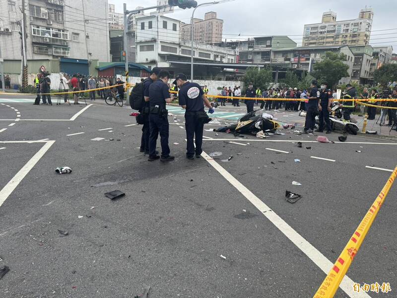 新北市老翁余文正高速衝撞,釀成3死12輕重傷意外,自己也重傷昏迷,今天傳出余翁裝昏迷;據透露,無相關情形,且檢警仍等待醫師評估余翁恢復狀況,好轉恢復後才能偵訊。(資料照,記者吳仁捷攝) 新北市老翁余文正高速衝撞,釀成3死12輕重傷意外,自己也重傷昏迷,今天傳出余翁裝昏迷;據透露,無相關情形,且檢警仍等待醫師評估余翁恢復狀況,好轉恢復後才能偵訊。(資料照,記者吳仁捷攝)