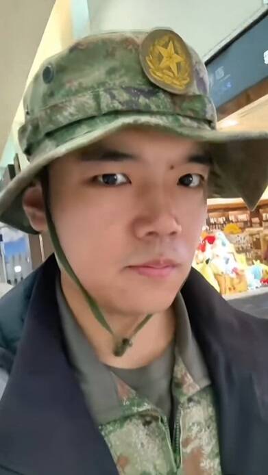 中國退役軍人桃機拍抖音、宣揚統一  陸委會：會註記嚴審