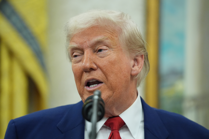 美國總統川普對全球祭出對等關稅，被國際貿易法院裁定逾越職權。（美聯社）