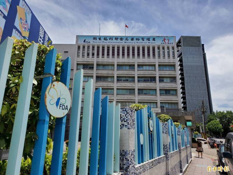 新冠升溫》藥師疑快篩審核過時恐「測不準」 食藥署闢謠