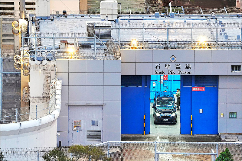 港泛民派自辦初選45人獲罪 再4人出獄