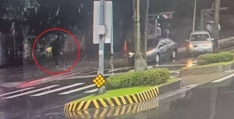 台大駐衛警還原合庫行員387萬遭竊案 「當下立即報案」