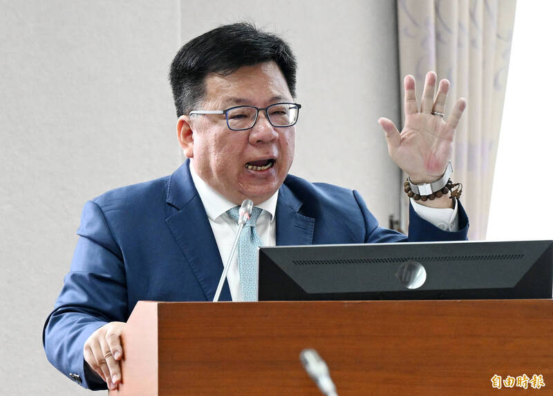 監察院秘書長李俊俋今天宣布請辭。(資料照,記者廖振輝攝) 監察院秘書長李俊俋今天宣布請辭。(資料照,記者廖振輝攝)
