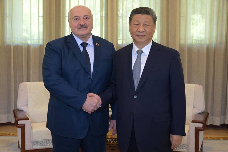 習近平在北京中南海會見了白俄羅斯總統盧卡申科。（法新社）