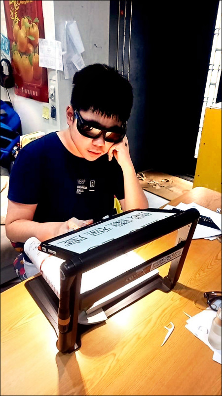 國中會考/李承樺 會考氣喘發作 堅持考完 國中會考/李承樺 會考氣喘發作 堅持考完
