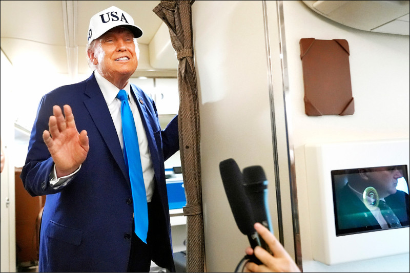 川普与马斯克隔空交恶，引发国会共和党人对明年期中选举以及大而美法案冲击的忧心。 （美联社）