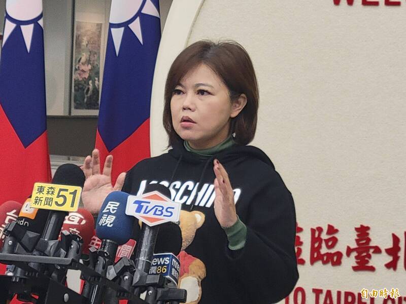 國民黨台北市議員游淑慧表示,罷「雙吳」失利,責任該向上承擔勿向下轉嫁。(記者何玉華攝) 國民黨台北市議員游淑慧表示,罷「雙吳」失利,責任該向上承擔勿向下轉嫁。(記者何玉華攝)