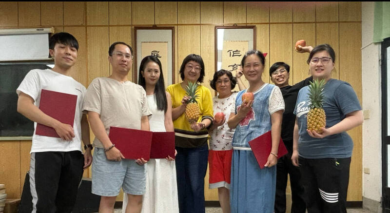 同濟中學雖停招、停辦,教職員仍堅守崗位陪伴進修部學生完成學業。(同濟中學提供) 同濟中學雖停招、停辦,教職員仍堅守崗位陪伴進修部學生完成學業。(同濟中學提供)