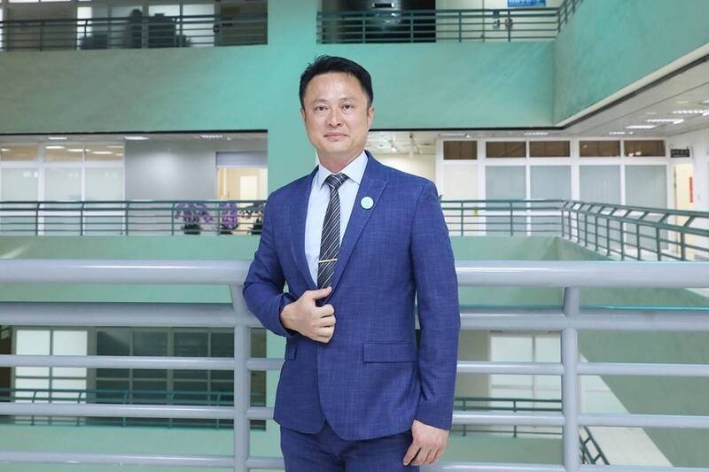育人國小校長楊家豪獲遴選連任。(嘉義市政府提供) 育人國小校長楊家豪獲遴選連任。(嘉義市政府提供)