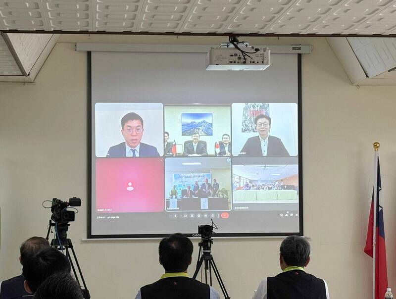 左鎮區公所透過視訊方式,與北海道鵡川町線上締盟。(左鎮區公所提供) 左鎮區公所透過視訊方式,與北海道鵡川町線上締盟。(左鎮區公所提供)