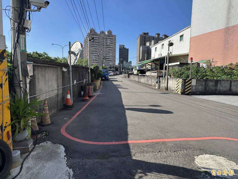 中壢區中華路二段367巷可通往台1線。(記者李容萍攝) 中壢區中華路二段367巷可通往台1線。(記者李容萍攝)