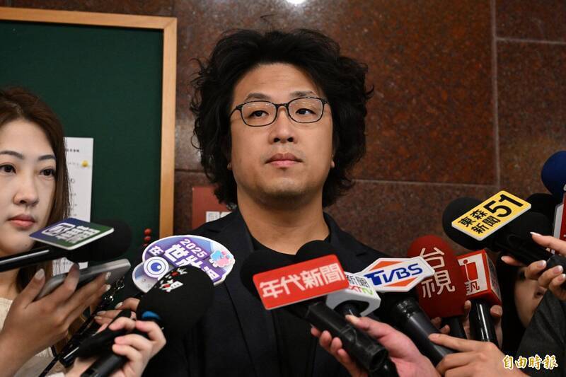 民進黨立委沈伯洋連日遭香港媒體、中國國台辦、特定媒體與藍營鋪天蓋地攻擊。(資料照) 民進黨立委沈伯洋連日遭香港媒體、中國國台辦、特定媒體與藍營鋪天蓋地攻擊。(資料照)