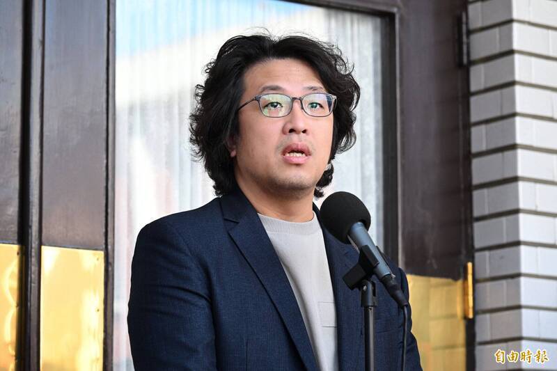 民進黨立委沈伯洋(見圖)及其父親近日頻遭特定媒體、中國國台辦等進行攻擊,我國駐德代表謝志偉發文比喻沈為「護台暖男」,並批國民黨「舔共軟男」。(資料照) 民進黨立委沈伯洋(見圖)及其父親近日頻遭特定媒體、中國國台辦等進行攻擊,我國駐德代表謝志偉發文比喻沈為「護台暖男」,並批國民黨「舔共軟男」。(資料照)