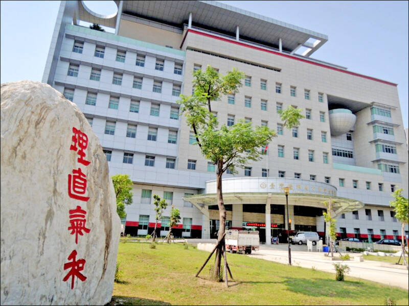 橋頭地檢署偵辦空軍雷達站洩密案,查出高雄市左營軍區附近的「金足山」寶鑽銀樓,多年來成為中國在台發展組織的地下匯兌交易中心,依法起訴。 (資料照) 橋頭地檢署偵辦空軍雷達站洩密案,查出高雄市左營軍區附近的「金足山」寶鑽銀樓,多年來成為中國在台發展組織的地下匯兌交易中心,依法起訴。 (資料照)
