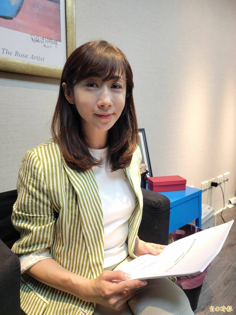 台北市議員許淑華指出,中共統戰手段多元而全面,更是不分黨派全面滲透台灣。(記者何玉華攝) 台北市議員許淑華指出,中共統戰手段多元而全面,更是不分黨派全面滲透台灣。(記者何玉華攝)