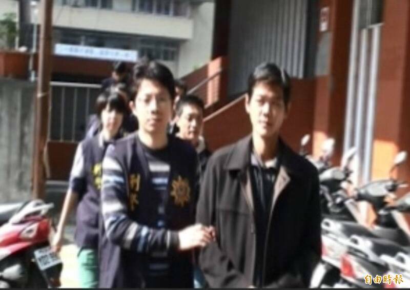 四海幫堂主儲有成與女友設局約建商主管談心,持槍逼簽2300萬本票。(資料照) 四海幫堂主儲有成與女友設局約建商主管談心,持槍逼簽2300萬本票。(資料照)