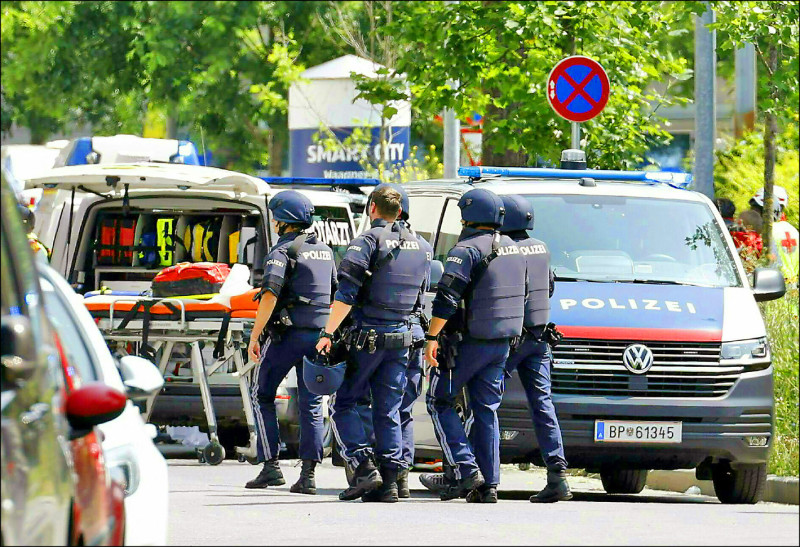 奧地利第2大城格拉茨（Graz）一所高中10日上午發生重大槍擊事件，造成學生及疑似教師在內至少9人喪生，另有至少12人受重傷。（法新社）