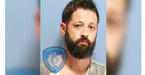 美國路易斯安那州32歲父親,因涉嫌將年僅21個月大的女兒遺留在高溫車內超過9小時導致活活熱死,目前警方以2級謀殺罪名已逮捕男嫌。(圖擷自「Zahra」臉書) 美國路易斯安那州32歲父親,因涉嫌將年僅21個月大的女兒遺留在高溫車內超過9小時導致活活熱死,目前警方以2級謀殺罪名已逮捕男嫌。(圖擷自「Zahra」臉書)