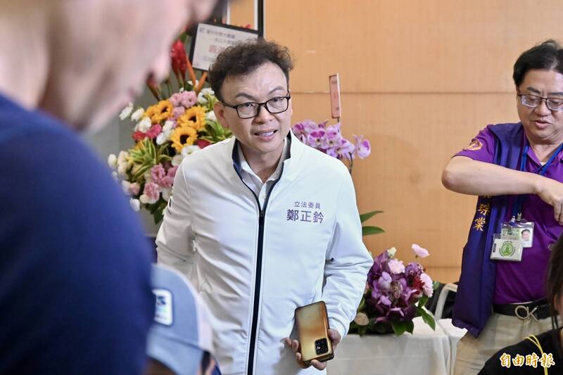 國民黨立委鄭正鈐出席「黨外在野大聯盟」。(記者叢昌瑾攝) 國民黨立委鄭正鈐出席「黨外在野大聯盟」。(記者叢昌瑾攝)