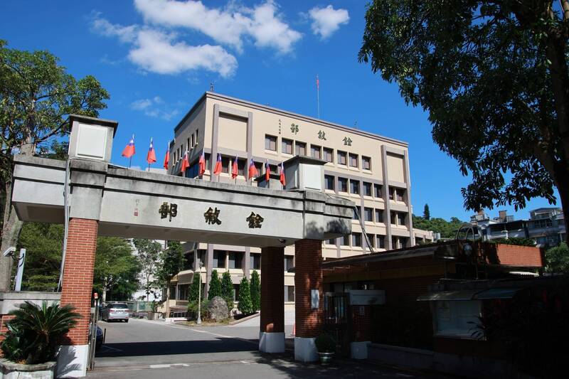 銓敘部今（12）日在考試院院會提出「113年公務人員統計」報告，全國女性公務人員占比增加，女法官和女檢察官佔比近半。（圖由銓敘部提供）