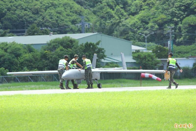 恆春航空站曾有軍用無人機使用。(記者陳彥廷攝) 恆春航空站曾有軍用無人機使用。(記者陳彥廷攝)