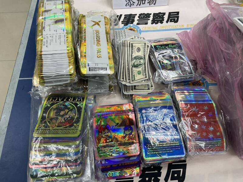 在台中经营甜点店的林姓夫妻,把大麻等毒品掺入软糖及巧克力制作毒甜点被逮。(记者黄佳琳翻摄) 在台中经营甜点店的林姓夫妻,把大麻等毒品掺入软糖及巧克力制作毒甜点被逮。(记者黄佳琳翻摄)