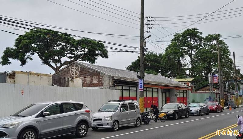 大甲日治時期「永豐商店」老屋仍然存留至今。（記者張軒哲攝）