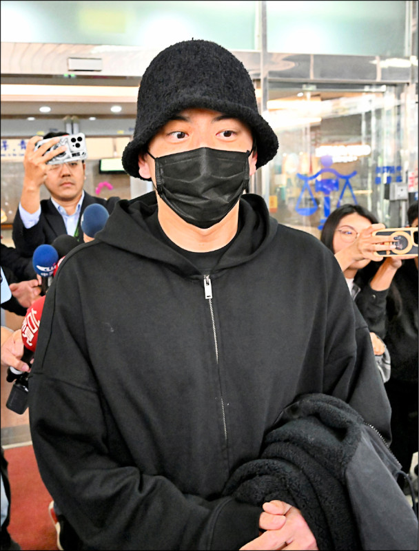 檢調查出，王大陸因名氣及收入較高，閃兵集團漫天喊價，索討三百六十萬元協助逃兵。（資料照）