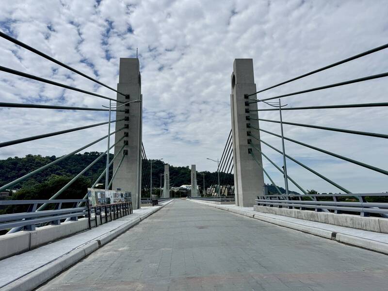埤豐橋重建工程進度超前,可望今年8月底提前通車。(江啟臣提供) 埤豐橋重建工程進度超前,可望今年8月底提前通車。(江啟臣提供)