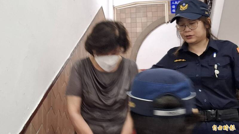 高院認定必翔前女董事長蔣清明有逃亡之虞,當庭下令收押。(記者楊國文攝) 高院認定必翔前女董事長蔣清明有逃亡之虞,當庭下令收押。(記者楊國文攝)