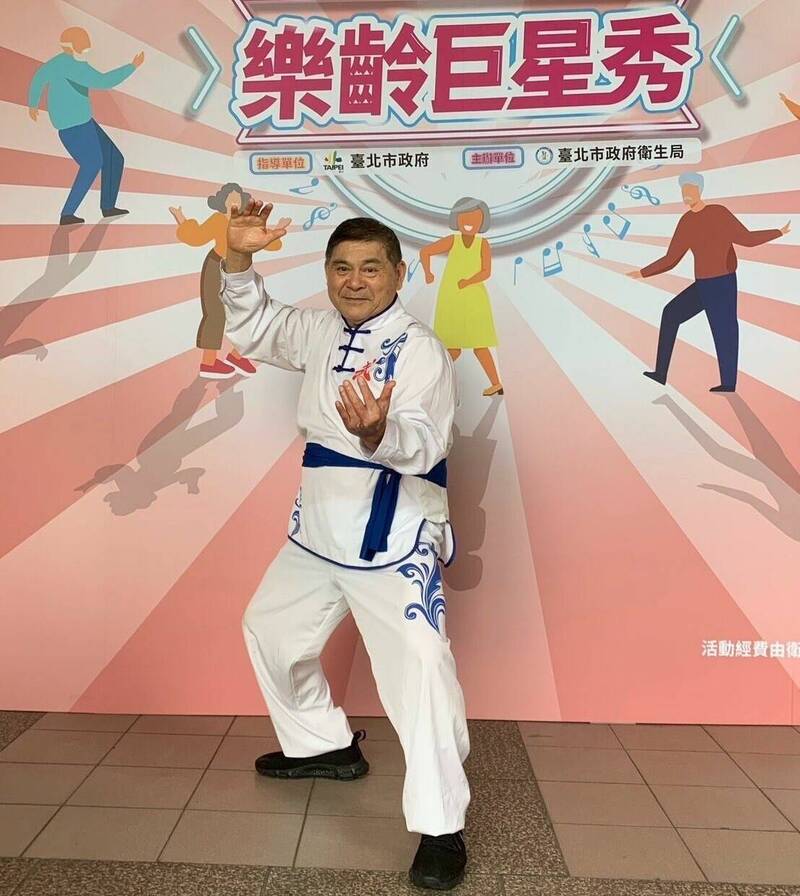 胡技烜是綜藝天王胡瓜的哥哥,已連續7年參與「樂齡巨星秀」。(台北市衛生局提供) 胡技烜是綜藝天王胡瓜的哥哥,已連續7年參與「樂齡巨星秀」。(台北市衛生局提供)