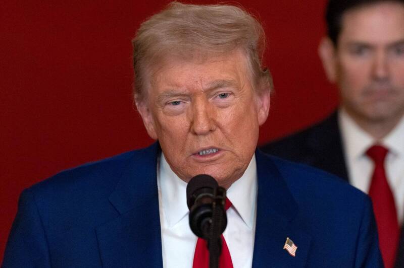 美國總統川普在自家社群「真實社群」宣布，以色列和伊朗已達成協議，同意在24小時內分階段停火。（法新社）