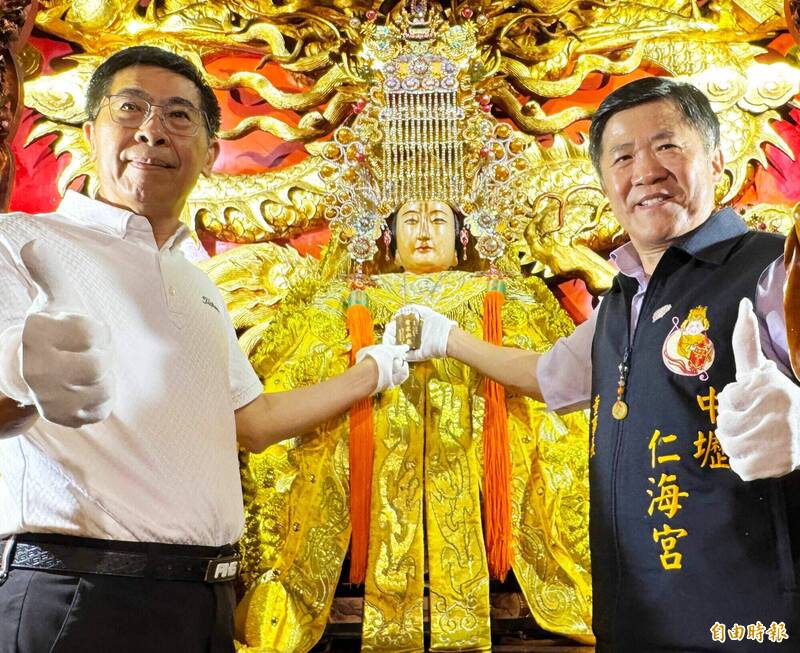 喜獲鎮宮之寶！中壢仁海宮建廟200週年 媽祖添1200萬火犀牛角掛飾