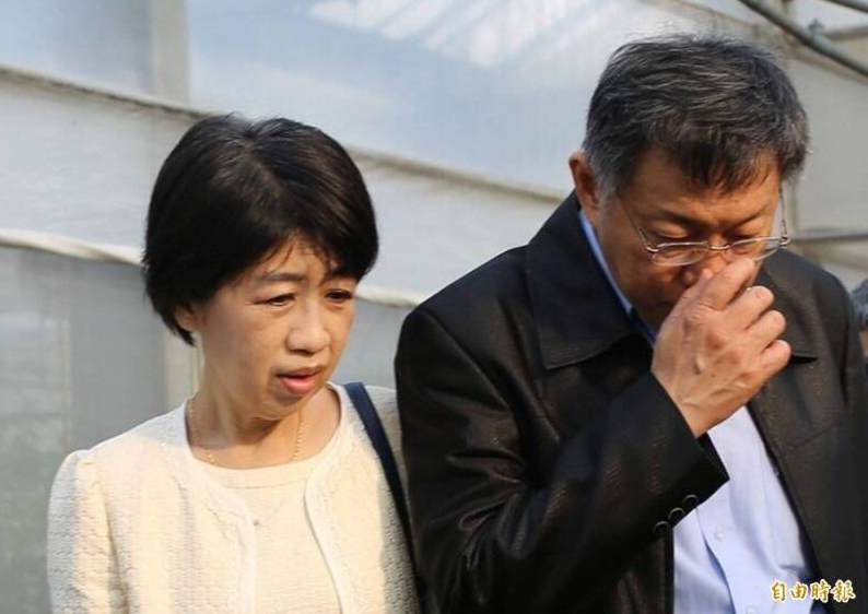 柯家急需經濟支撐？ 他秀4300萬商辦租約：佩琪嫌不夠花？