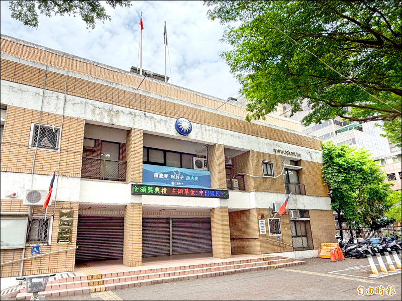 台中地檢署偵辦罷綠委何欣純、蔡其昌涉幽靈連署案，昨起訴國民黨台中市黨部34名黨工。（記者蔡淑媛攝）