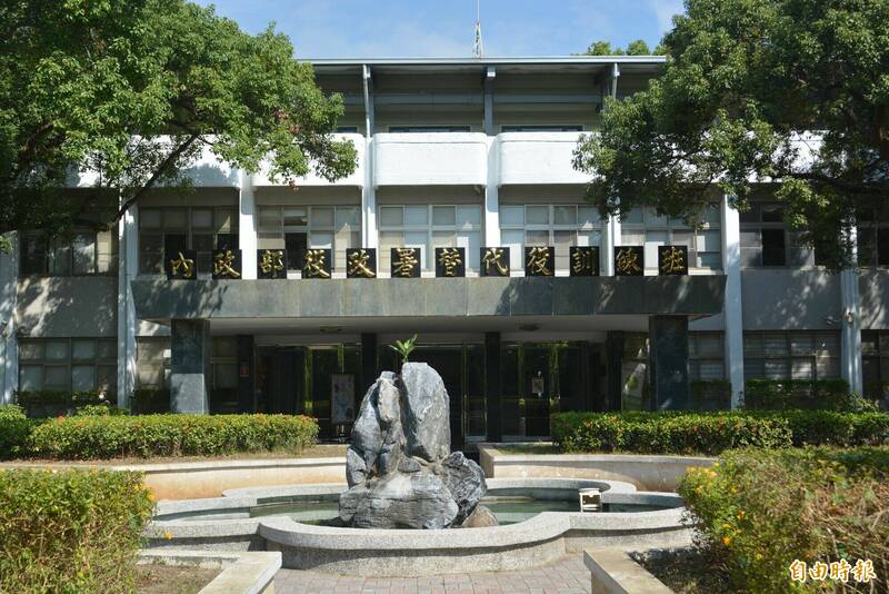 成功嶺替代役訓練中心遭爆料,有警專幹部私下帶役男女友入營,騙過安檢哨兵進入營區約會。(記者陳建志攝) 成功嶺替代役訓練中心遭爆料,有警專幹部私下帶役男女友入營,騙過安檢哨兵進入營區約會。(記者陳建志攝)
