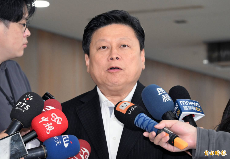傅崐萁號召藍白翹班辦反罷造勢 周軒酸：延會是為了傅總召職涯規劃！
