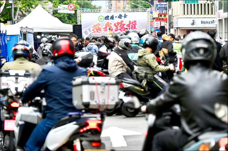 重機上國道民調 逾6成反對／高公局：日後若有共識、地方支持 再規劃合適路段試辦