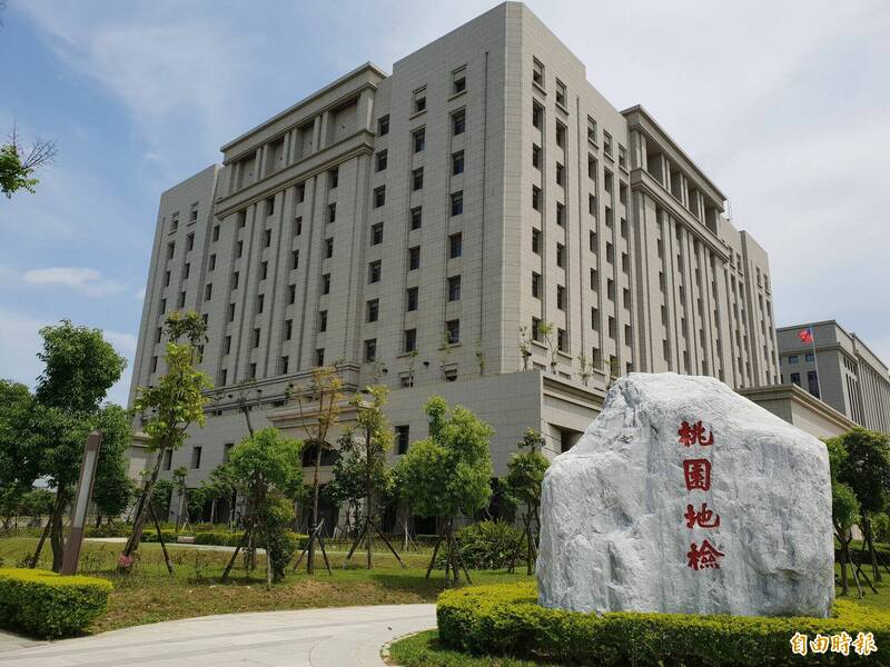 被囚男子逃逸拿刀刺人 持空氣槍恫嚇攔查員警被起訴