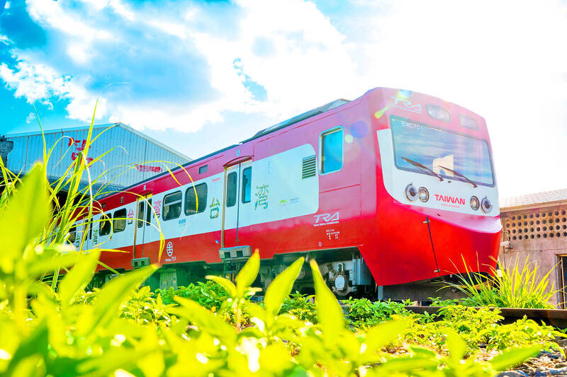 A “Beep Beep Taiwan” tourism promotion train debuts during an event at Shulin Station in New Taipei City yesterday.
Photo courtesy of the Northeast and Yilan Coast National Scenic Area Administration via CNA A “Beep Beep Taiwan” tourism promotion train debuts during an event at Shulin Station in New Taipei City yesterday.
Photo courtesy of the Northeast and Yilan Coast National Scenic Area Administration via CNA