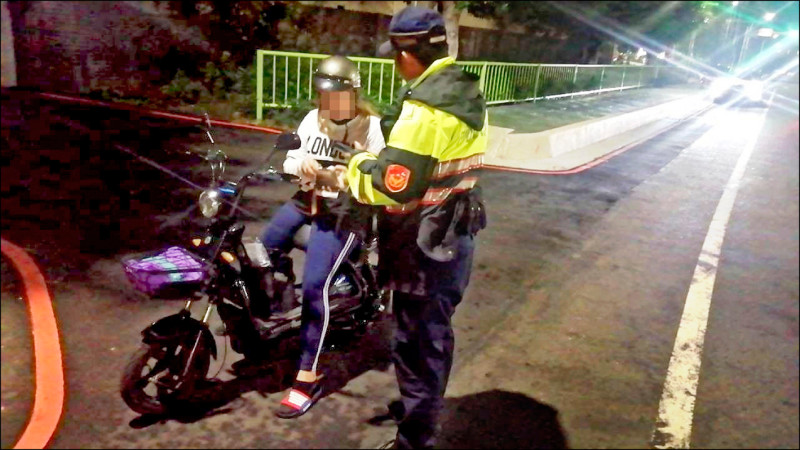 警方持續加強取締微電車違規。
（警方提供）