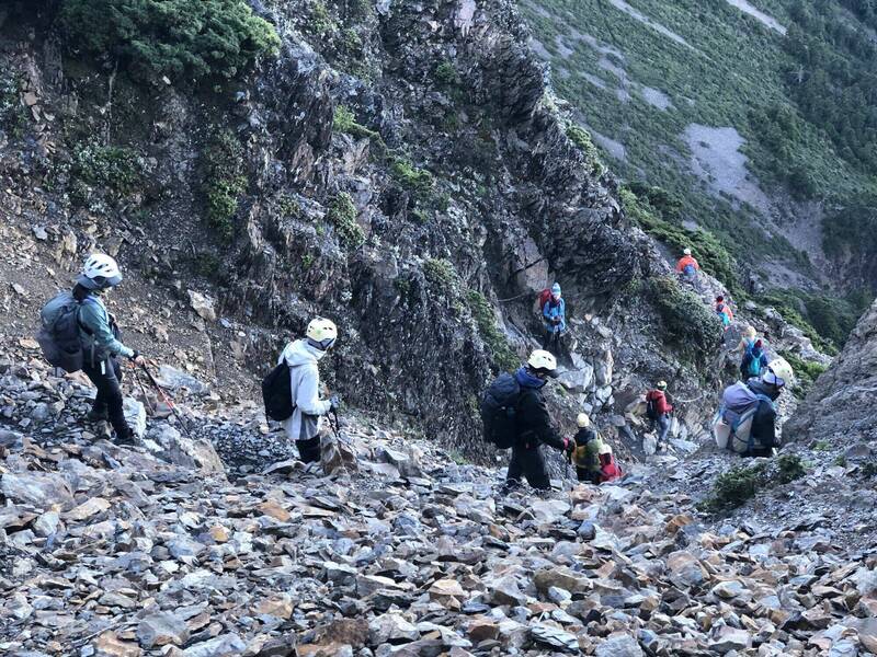 丹娜絲來襲！玉山主峰線撤光百人 長程山友就近避災