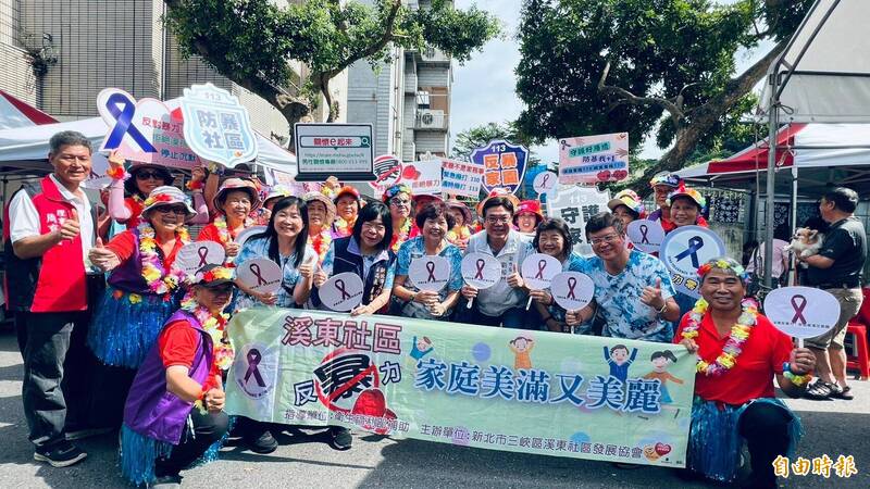 新北市「2025三峽藍染節」7月5日登場,今年活動以「森林裡愛吃糖的藍染小精靈」為主題。(記者翁聿煌攝) 新北市「2025三峽藍染節」7月5日登場,今年活動以「森林裡愛吃糖的藍染小精靈」為主題。(記者翁聿煌攝)