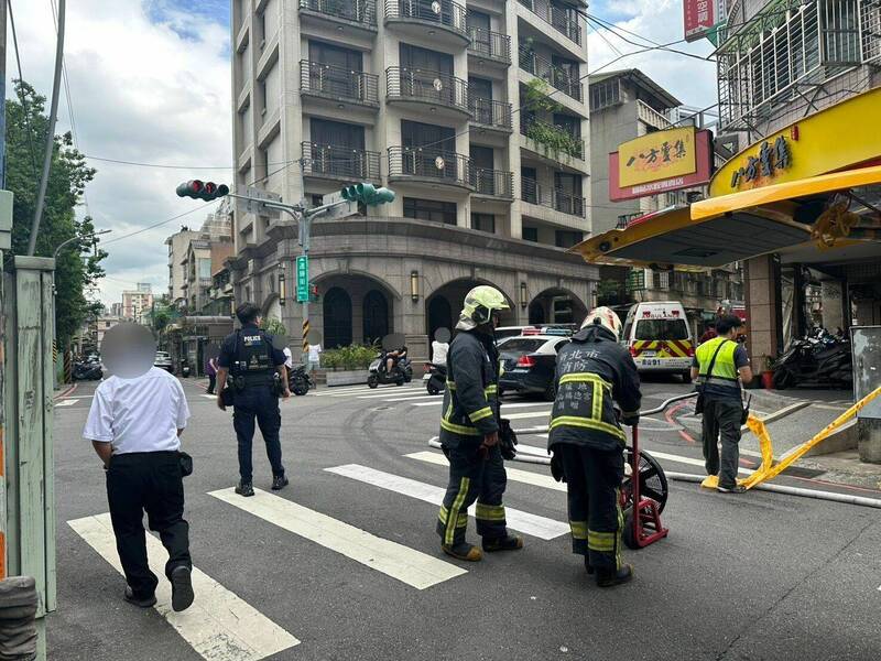 中和天然氣外洩,警消派員處理。(記者鄭景議翻攝) 中和天然氣外洩,警消派員處理。(記者鄭景議翻攝)